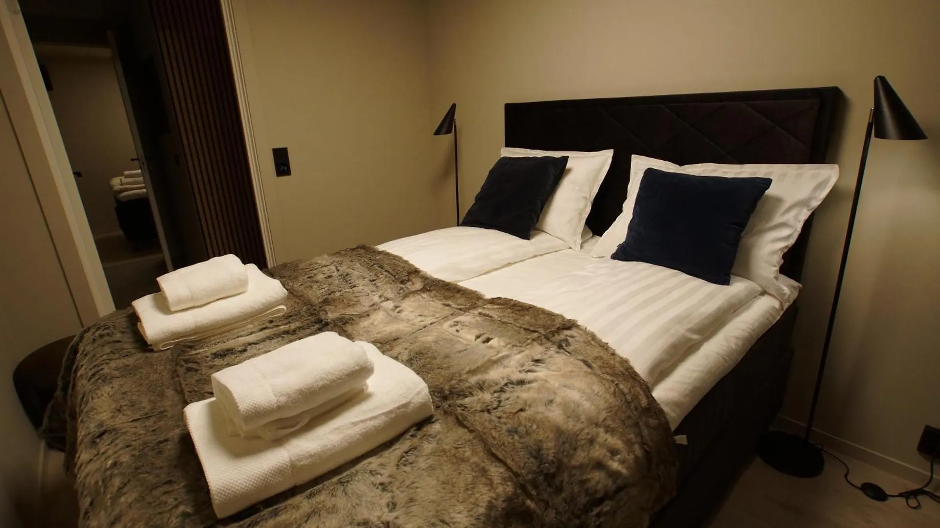 Comfort Apartment In Lone Only 20 Minutes Away From The Heart Of The City! 베르겐
